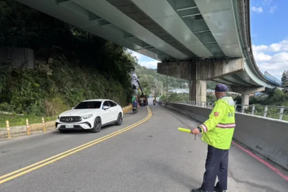 基隆市興隆街邊坡修復完成　15日傍晚恢復單線通車