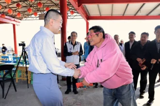 謝國樑肯定許效舜返鄉助學　三千宮啟動「三千大樹」課後照顧暖心計畫