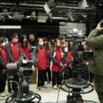 基隆南榮國中推動實驗教育　邱佩琳帶隊參訪電視購物台見學