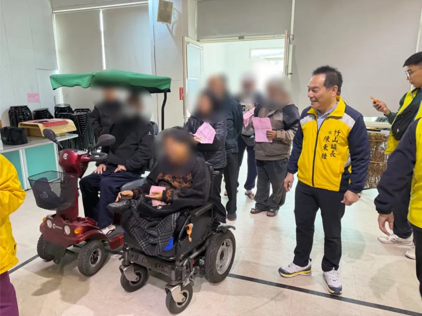 歲末送暖情更濃　竹山鎮公所攜手慈善團體關懷弱勢