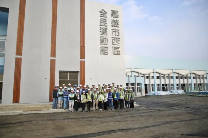 黃敏惠視察嘉市西區全民運動館　工程進度超前75％　預計今年完工