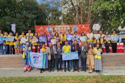 台灣獅優秀會　春節前送暖　埔里20位弱勢生收大紅包