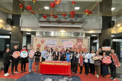 投縣府舉辦「2026特色年菜暨伴手禮推廣會」愛心飄香　買年菜　外送愛心！