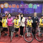 雲林小騎士配備LED反光背心　張麗善縣長:朝天宮媽祖護佑　學童交通安全再升級