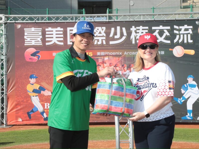 推動三級棒球國際交流　黃偉哲歡迎美國少棒隊來訪