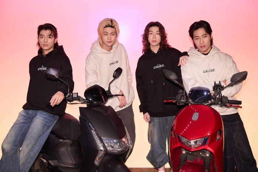 帕拉斯自己當業務親手送專輯 團員化身外送員面交 CD 給粉絲