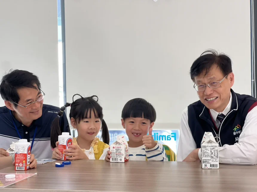 台中有鈣讚計畫上路首日　教育局長視察兌換流程　強調多元選擇、便民與食安