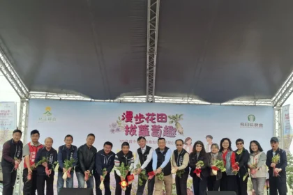 漫步花田拔蘿蔔　親子同遊體驗農村慢生活