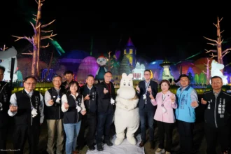 姆明一族現身中央公園！中台灣燈會7大展區搶先亮相　鄭副市長與芬蘭商務辦事處代表羅瑞同場開箱