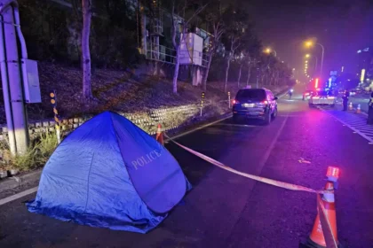 高雄中正交流道死亡車禍　行人遭3車輾斃