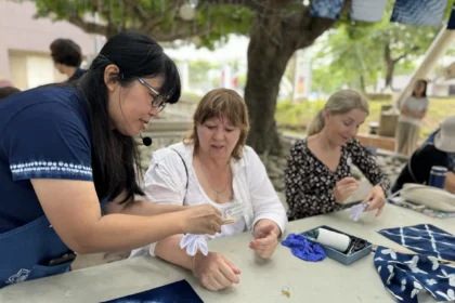 葫蘆墩文化志工「推波助染」　 藍染工藝表現台中城市美學