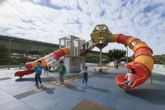 大里涼傘樹公園「探索城堡」啟用！　複合式遊具打造冒險樂園　親子共融新亮點