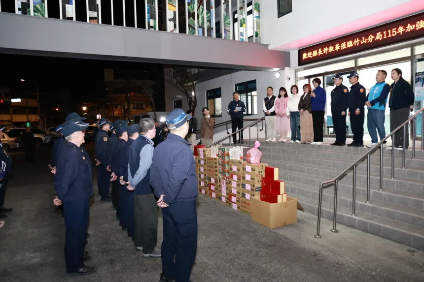 春節安全維護工作首日　許縣長至竹山慰問員警與協勤民力