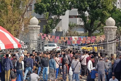 齋月首場主麻＋春節連假　１５００名穆斯林湧進台中清真寺禮拜