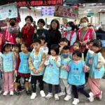萌娃參訪高雄小港戶所 扮演小小戶籍員學習為民服務