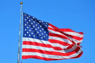 從「美國神話」到現實裂痕　一場資訊認知的翻轉