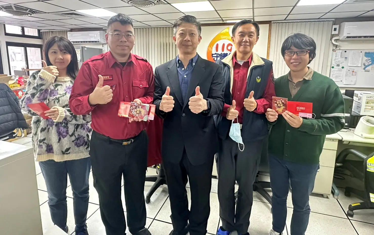 春節堅守崗位守護城市　基隆消防局長游家懿慰問執勤同仁
