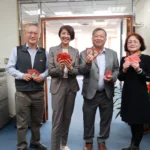 春節前夕發給小紅包　縣長許淑華祝大家新春行大運