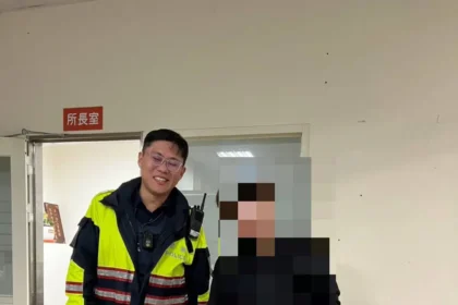 鹿港暖警協助走失兒童與家人團聚