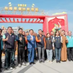 翁章梁視察台灣燈會宗教燈區「好神抵嘉」　 走訪各宮廟燈座祈福