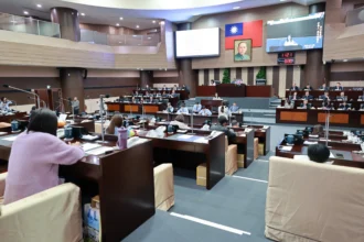 許淑華縣長宣布4月1日起長輩健保費免繳　每月826元年減省萬元負擔