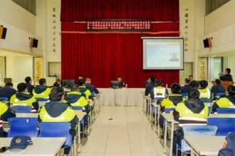 彰化縣警察局局長慰勤芳苑分局執行擴大臨檢同仁