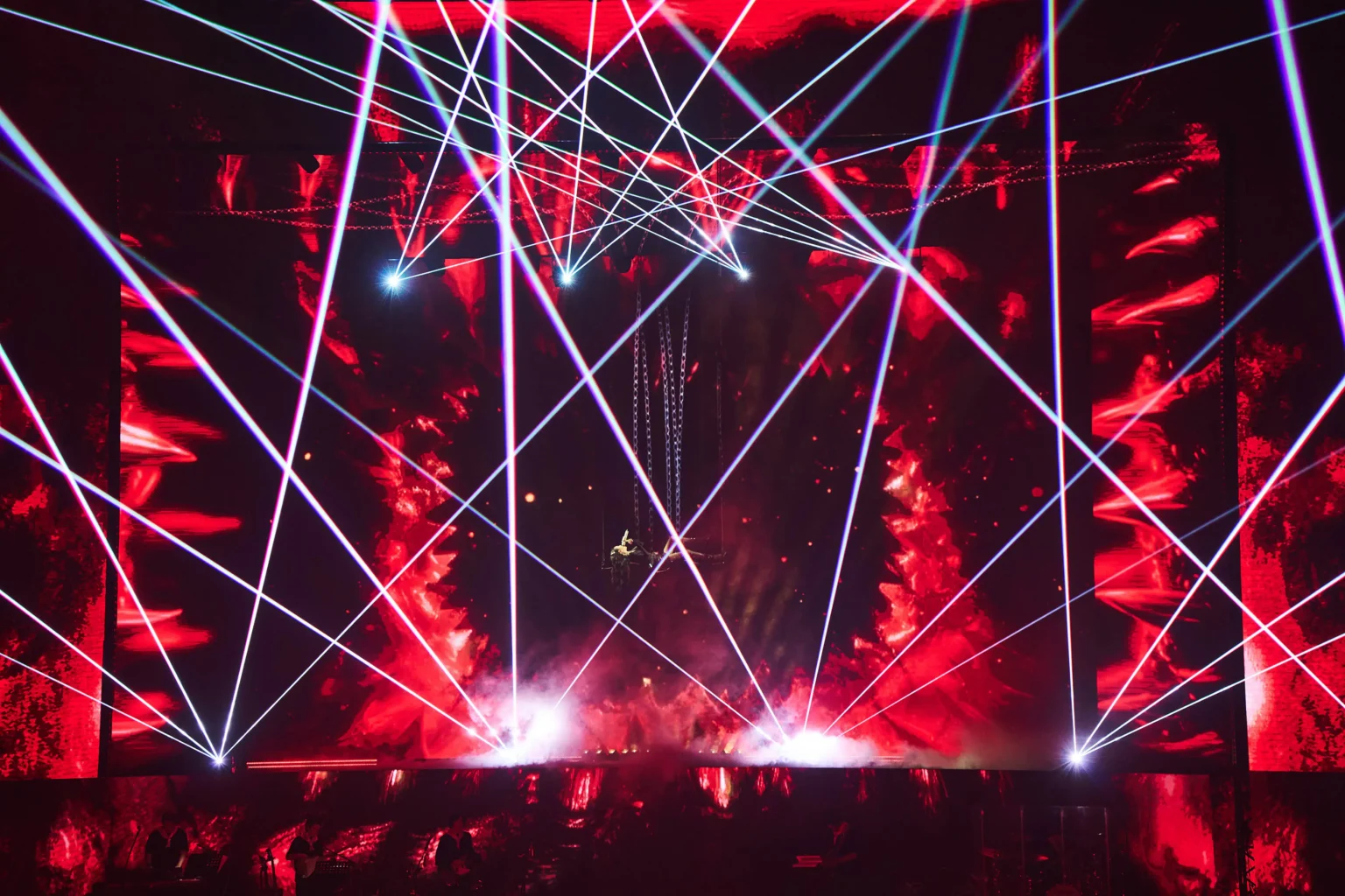 魏如萱懸空躺唱 從天而降五度攻蛋