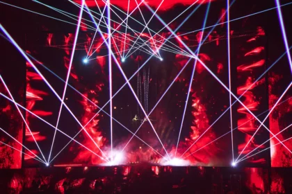 魏如萱懸空躺唱 從天而降五度攻蛋