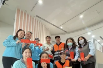 駕駛辛苦了　高雄市區監理所督導客運場站　發送年前小紅包