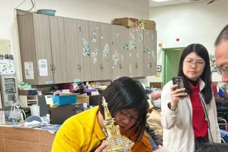 黑面媽祖走進長照現場    「寶光宮」從法壇走到阿公、阿嬤身邊的慈悲實踐