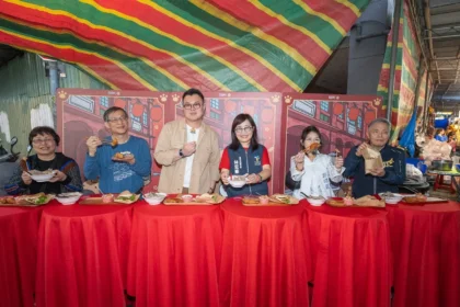 走訪16處不打烊夜市　林奕華品嚐在地美食邀國內外旅客臺北過好年