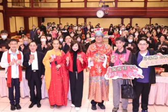 基市府團隊新春祈福　紅包送暖凝聚城市向心力