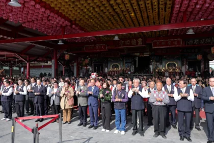 天顯宮祝壽場面熱烈！邱佩琳發紅包　海軍上將林鎮夷等要角共襄盛舉
