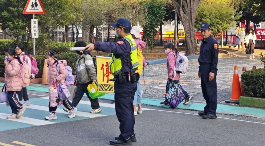 嘉市開學日啟動「護童專案」　警局全方位守護學童上學安全