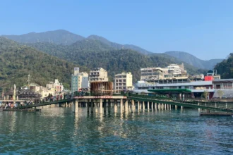 日月潭水位持續下降  日管處啟動首波碼頭應變措施：引橋防滑設施、保全引導確保安全