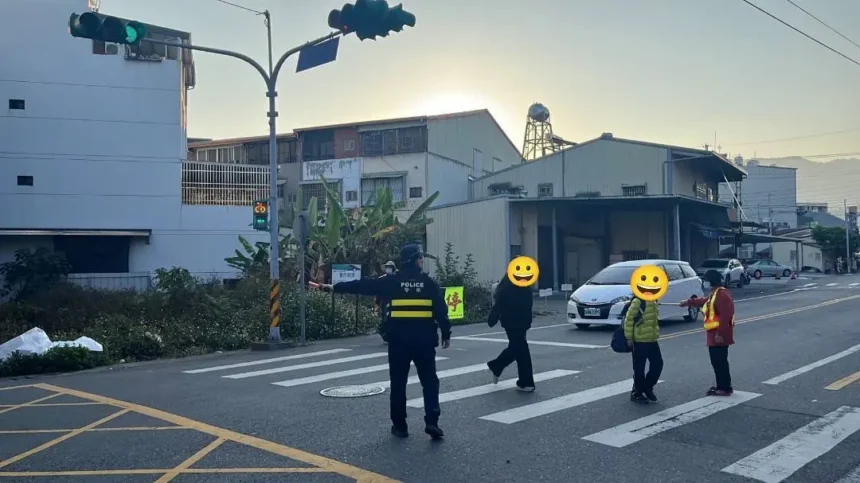 寒假結束! 開學日竹山警守護學童上學安全　強化交通、反詐與反毒宣導