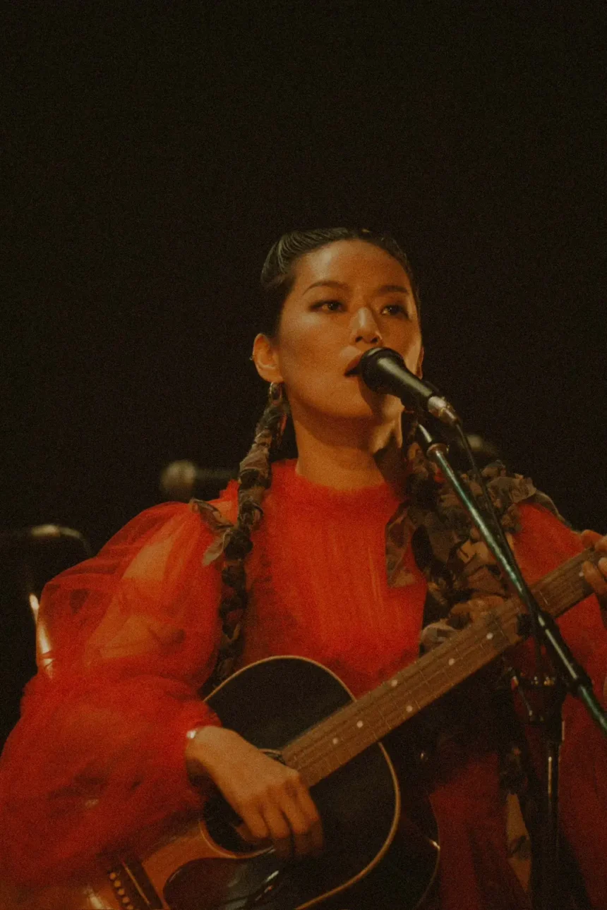 韓國樂壇才女李瀧自揭內幕 新書挖出最痛苦回憶