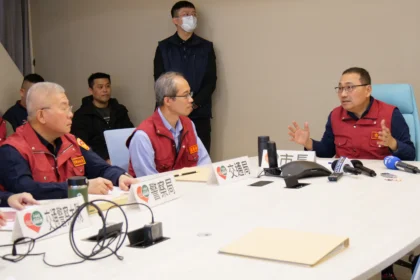 春節連假首日　賣場與國道湧車潮　侯友宜籲善用大眾運輸迎新年