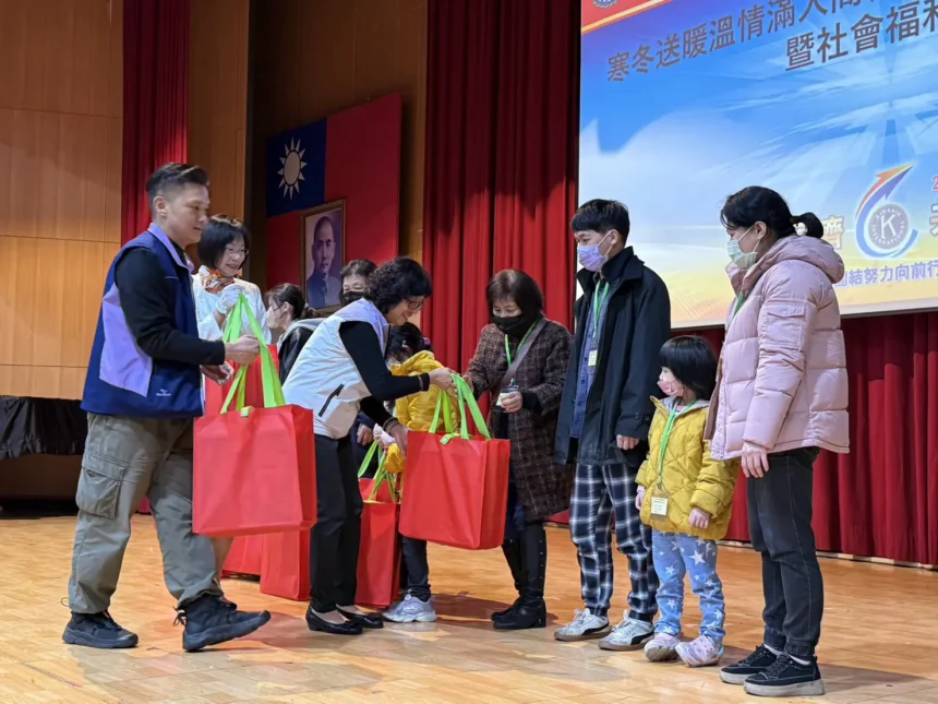 春節前送暖　新北無類國際同濟會捐250份紅包物資