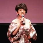 周思潔馬年出招 「最美長輩圖」曬S曲線旗袍照