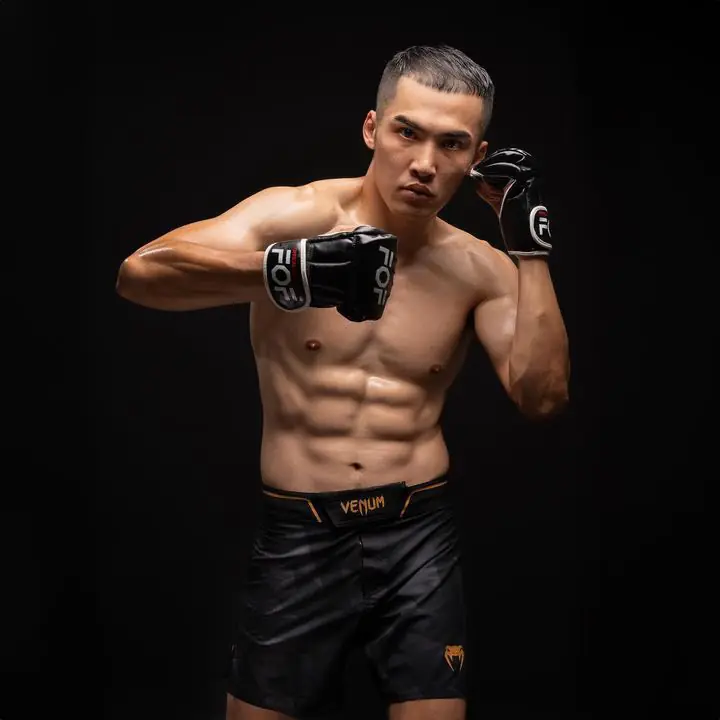 韓森宣佈全新格鬥聯盟誕生 明星慈善對打賽開戰