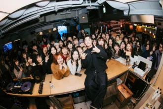 HowZ 攜專輯空降信義一級鬧區 親手調製香水加碼簽名現場送