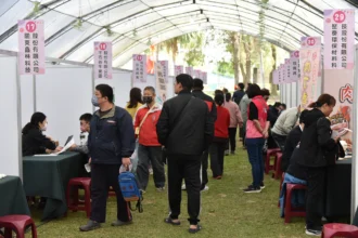 古坑徵才釋逾1,200職缺　綠色隧道變身面試場