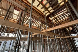 中市勞檢處特邀專家舉辦「施工架及模板支撐安全設計」專業講座　從設計源頭守護工地安全