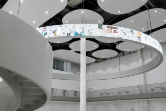 全台首創48公尺環形LED！　 台中綠美圖打造知識與藝術交融的「漫遊洞」