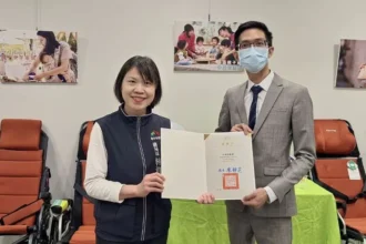 助台中弱勢市民聽見愛　業者攜手捐百萬助聽器