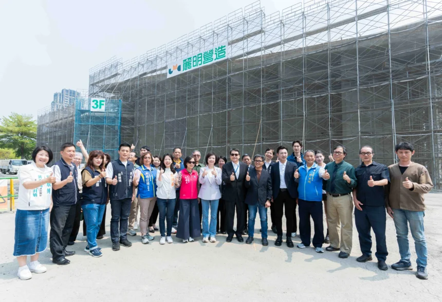 中市公私協力再創里程碑　南屯羅布森圖書館上梁邁向啟用