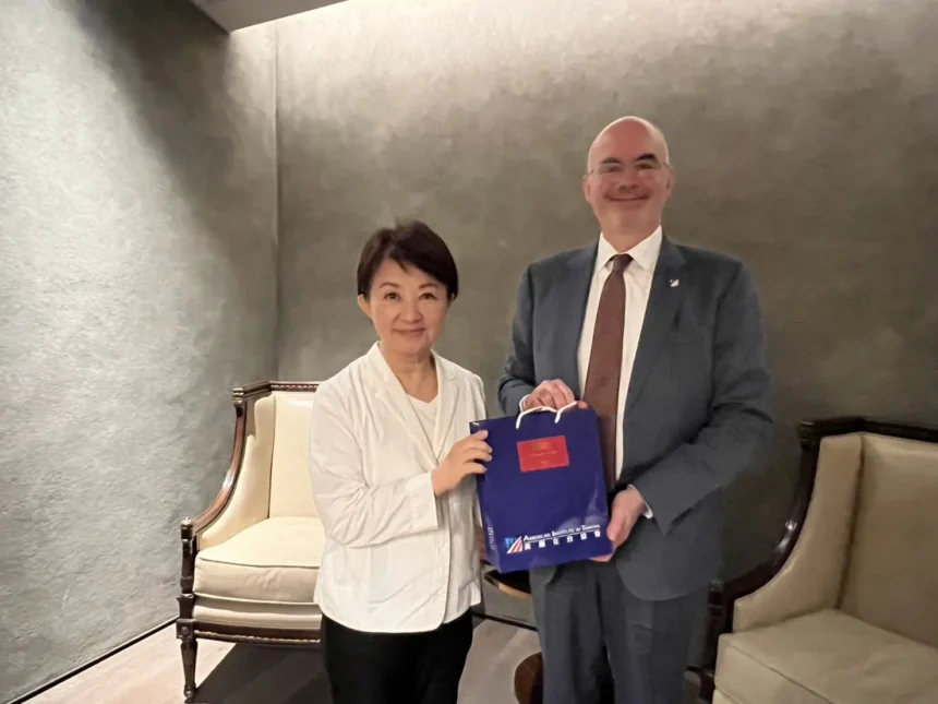 台美關係邁入黃金時代！　AIT處長谷立言訪中市肯定產業實力 盧市長：深化合作共創雙贏