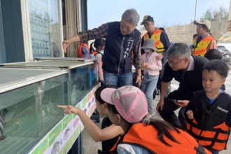 放流逾7萬尾魚苗、推廣友善垂釣　中市台中港北堤打造最生動海洋教育場域