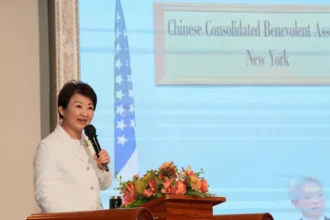 世界中心發光發熱！　盧市長紐約感性演說 致敬僑胞勇氣與打拚精神